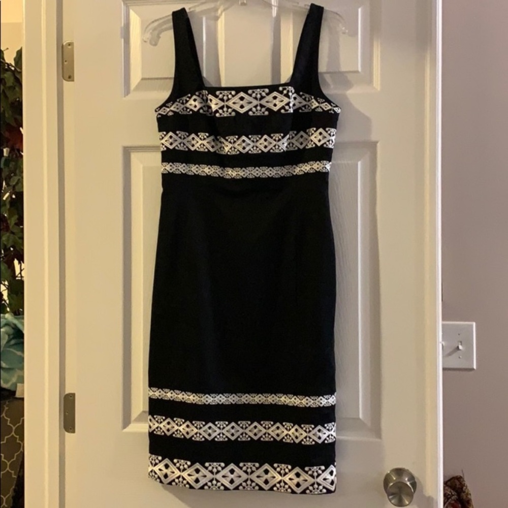 White House Black Market dress black/white size 4